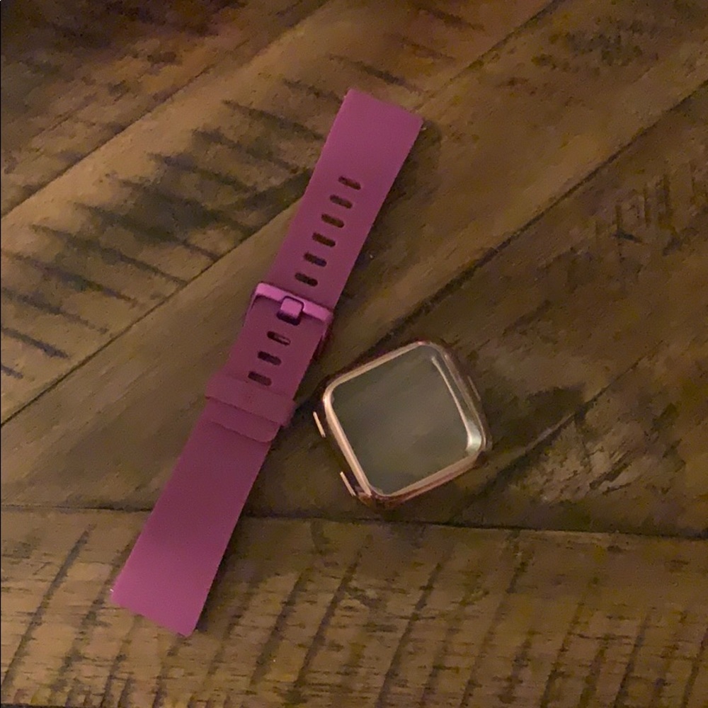 Brand new fit bit versa band no screen cover